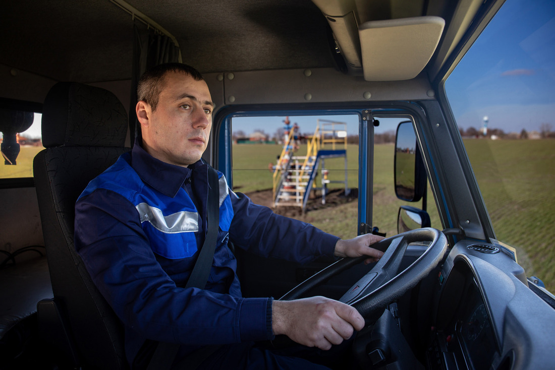 Дмитрий Малый — водитель 1-го класса и оператор по исследованию скважин 3-го разряда