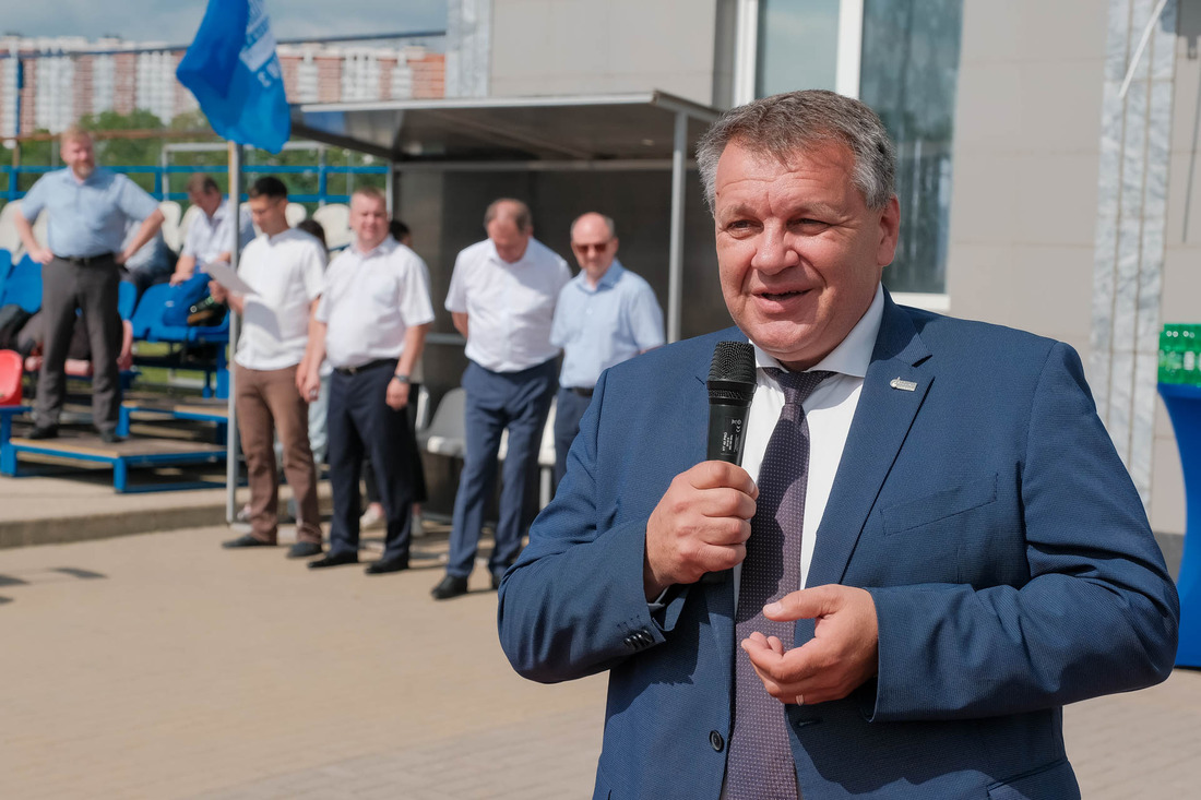 Профсоюзный лидер Геннадий Лазаренко открывает мероприятие с приветственным словом