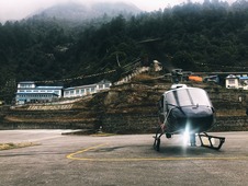Вертолет — один из самых популярных видов транспорта у альпинистов