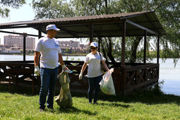 Уборка в парке 30-летия Победы в Краснодаре